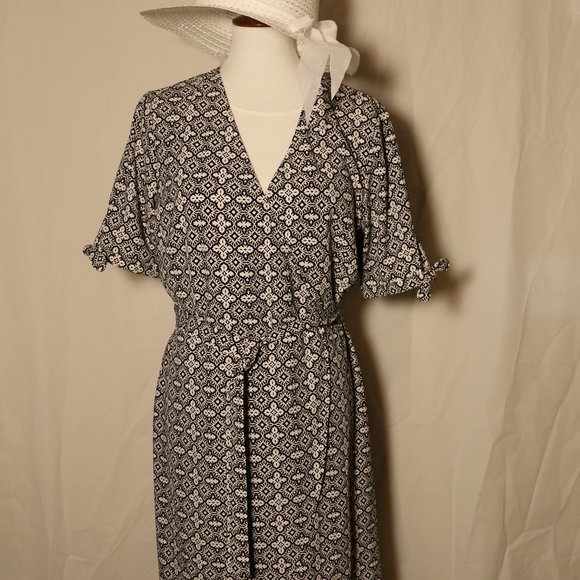 Banana Republic Wrap Dress with Tie Sleeve Size 14 NWT - Picture 10 of 13
